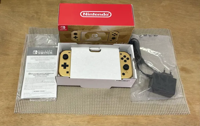 Nintendo Switch Lite - Hylure Edition