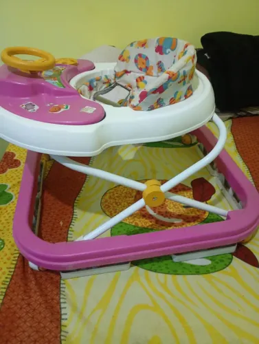Andador infantil menina