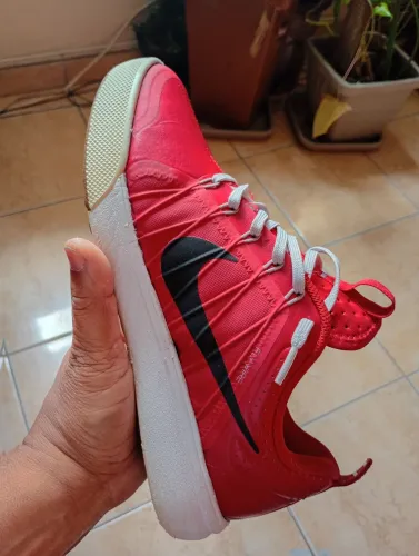 Tênis Nike Air Max flywire, relíquia 2010, tamanho 41/42, híbrido estiloso.