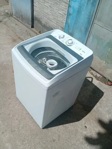 Máquina de lavar roupa funcionando perfeitamente