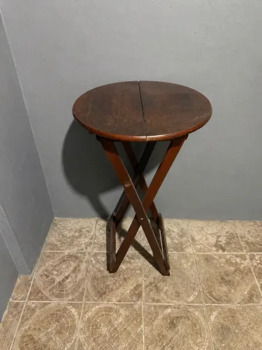     Mesa dobrável de madeira + 2 cadeiras Devassa | Conjunto completo