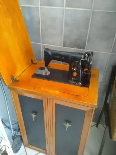 Máquina de costura Singer 15C pretinha antiga