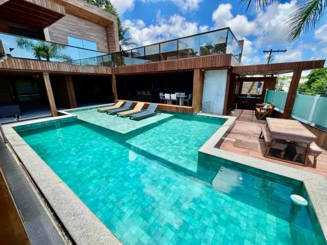Casa para venda ou locação com 5/4 em Condomínio- Lauro de Freitas/Bahia.