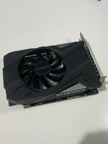 GTX 1650 4gb ( Defeituosa)