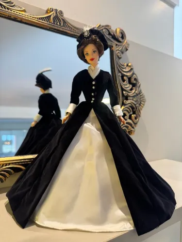 Barbie Romantic Interlude (Classique Collection) 1996