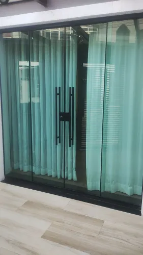 Porta blindex (2,20x2,17)