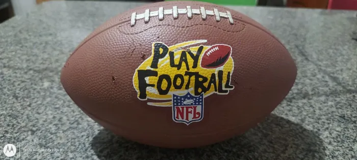 Bola de futebol americano usada