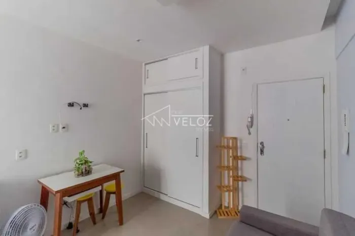 Kitnet/Conjugado : / Residencial / Flamengo