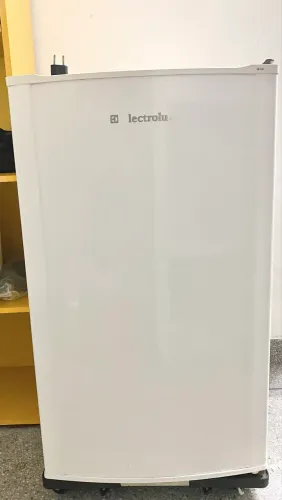 Frigobar Eletrolux 120L 220v
