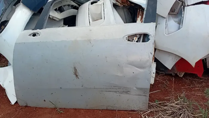 Porta esq do punto como esta