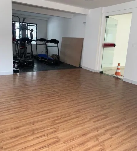 Piso vinílico, piso laminado, rodapé santa luzia