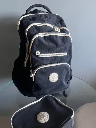 Mochila escolar + estojo