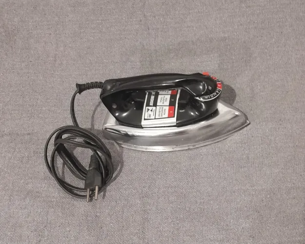 Vendo ferro elétrico