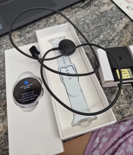 Galaxy Watch 8 40mm Prateado com Bluetooth e Wifi Branco Milanês