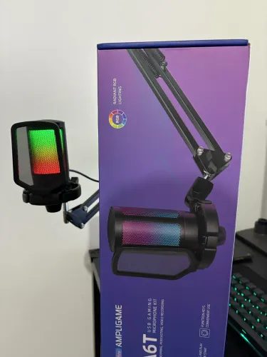 Microfone Gamer Fifine A6T RGB + braço articulado