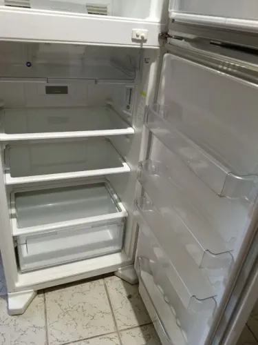 Geladeira vende consul seminova