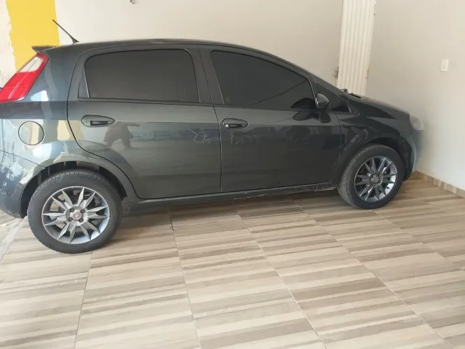 Fiat Punto Attractive 1.4 Fire Flex 8V 5P 2012
