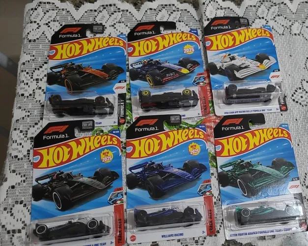 Hot Wheels Fórmula 1(combo com 6 minis)