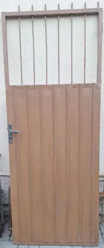 Portão de metal