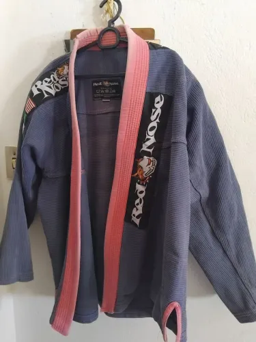 Kimono A3, adulto Red nose