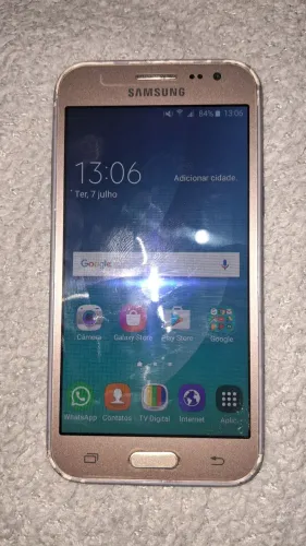 Celular Samsung Galaxy J2 com TV digital