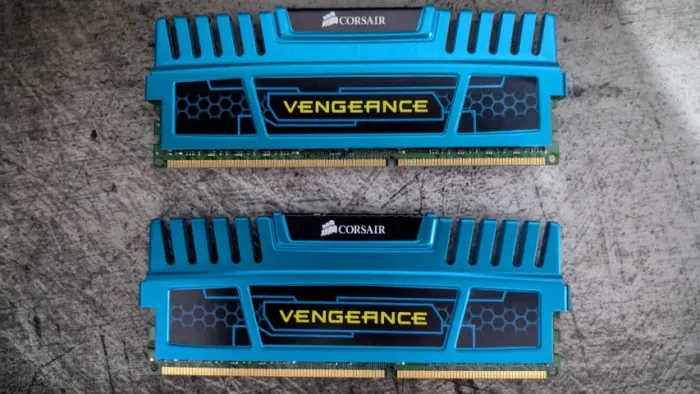 Memória RAM Corsair Vengeance 8GB (2x4GB) DDR3 1600MHz CL9