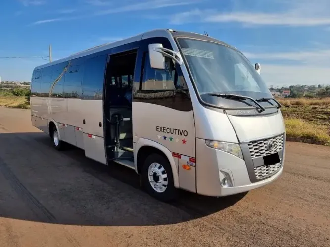 Micro Volare W9 33 lugares 2015