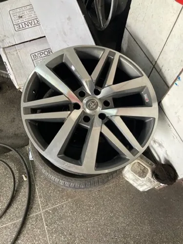 Roda Hilux aro 22