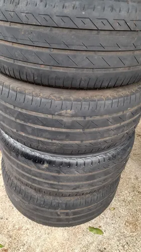 Pneu 215/50/17 meia vida 150 cada um.