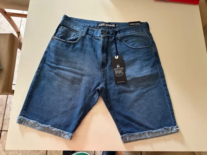 Bermuda Jeans John John Azul tamanho 42BR 32US