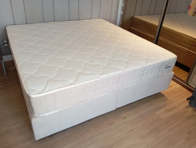 Cama box super King 193x203 Austrália molas ensacadas