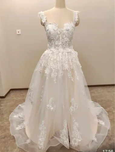 Vestido de Noiva usado uma vez, oportunidade única