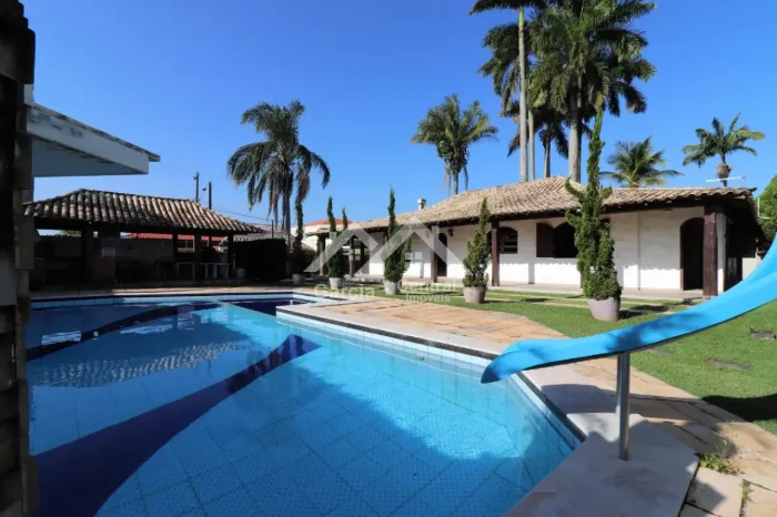 Casa com piscina a venda em Peruíbe