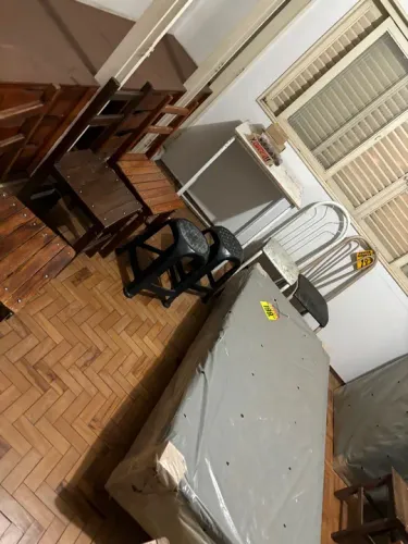 LIQUIDAÇÃO de todos os móveis: Conjunto de Cadeiras de Madeira Maciça