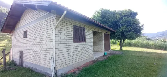 Chácara 4,9 hectares em Riozinho RS Casa alvenaria 2 quartos Galpão grande