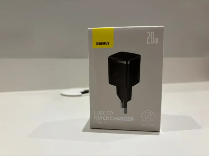 Carregador Rápido Baseus Cube PD 20W - Novo