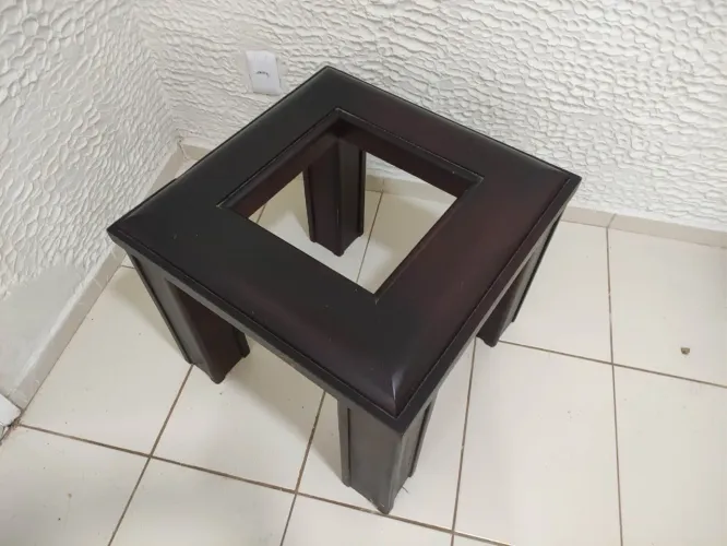 Mesa de centro em madeira maciça