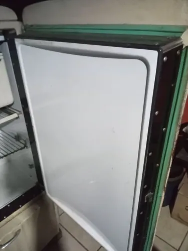 Geladeira antiga GE