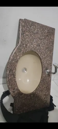 Cuba de granito com pia