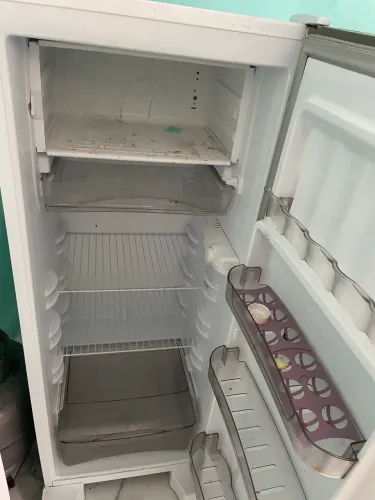 Vendo geladeira 