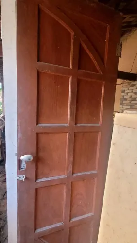 Porta de madeira  maciça  70cm