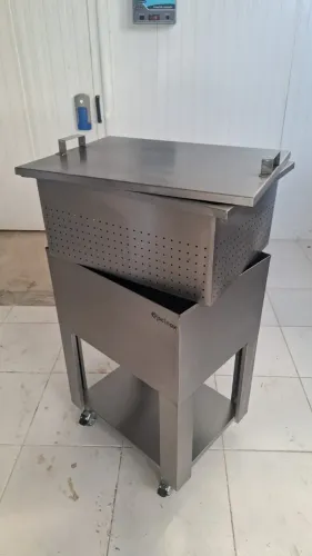 Escorredor em aço Inox Profissional com Rodízios - Padrão Anvisa...