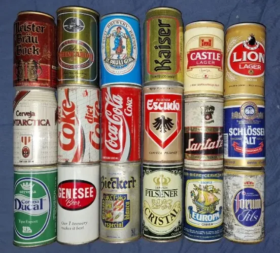Pequena coleção de latas de cerveja