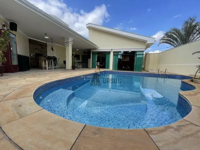 Casa em Avenida no Bel Recanto Taubaté | Ideal para Clínica ou Comércio + 250m²