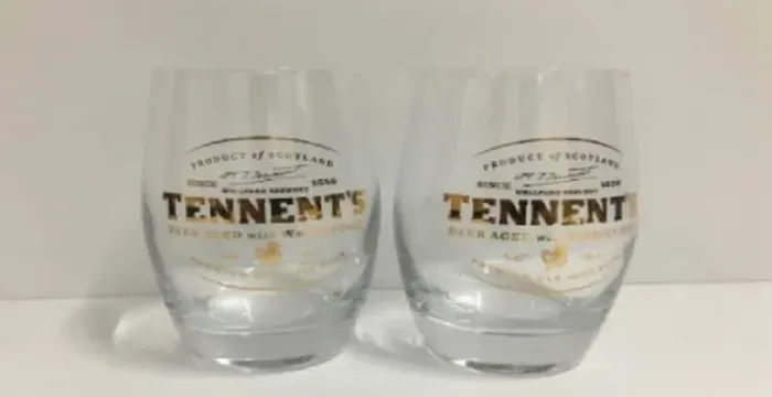 Copos de cristal agua whisky drinks 