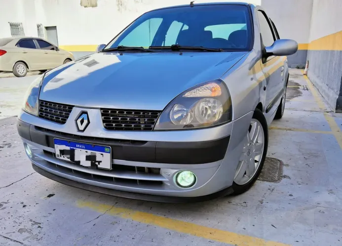 Renault Clio Privilege - Muito Novo!