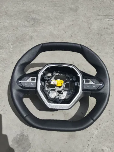 Volante  couro Peugeot 208 2022 a 2025