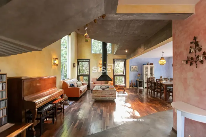 Casa no Passaúna em meio à natureza | 4 quartos | 270 m² privativos
