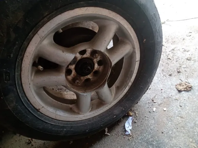 Rodas 13 com pneus 