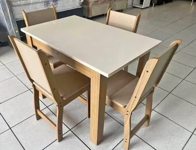 Mesa de 4 cadeiras frete e montagem grátis